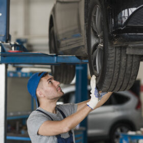 composicion moderna de mecanico de automoviles